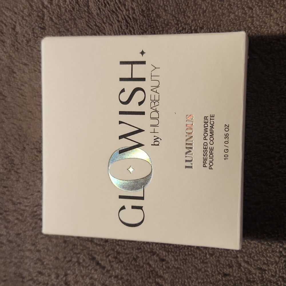 Glowish by Huda Beauty pressed powder